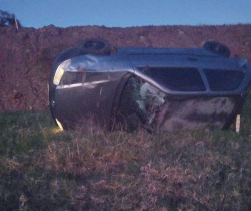 Veículo capotou na localidade de Esquina Uruguai