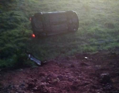 Veículo capotou na localidade de Esquina Uruguai