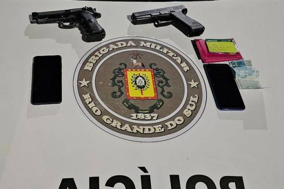 Segundo a Brigada Militar, suspeito que estava em um carro roubado foi baleado após disparar contra a guarnição