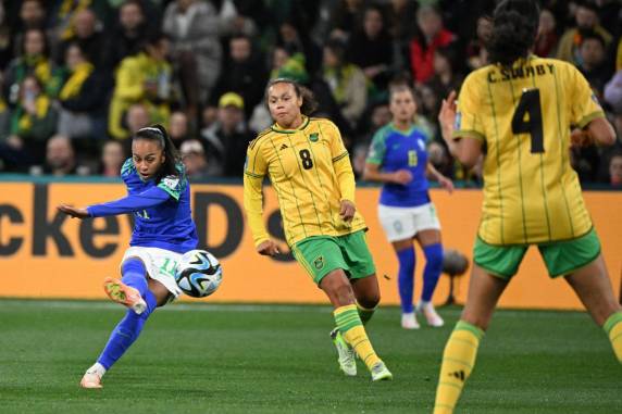 Seleção precisava vencer para avançar às oitavas de final da competição
