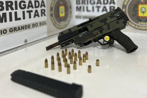Segundo a polícia, ele já havia sido detido no dia 11 de julho, em Guaporé, com uma pistola com numeração suprimida