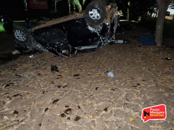 Jovem de 22 anos morre e outros três ficam feridos em capotagem de veículo na RS-342, em Três de Maio - foto 3