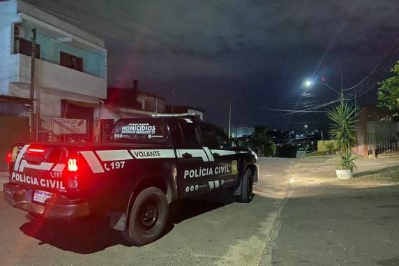 De acordo com a Polícia Civil, jovem tinha 17 anos e foi atingida por 14 disparos