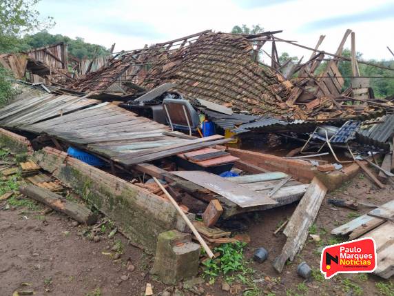 VÍDEO, ventos causam destruição em propriedade rural no interior de São José do Inhacorá - foto 4