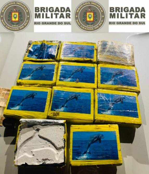 Droga avaliada em R$ 1,1 milhão é apreendida em veículo com placas de São Luiz Gonzaga na Serra - foto 2