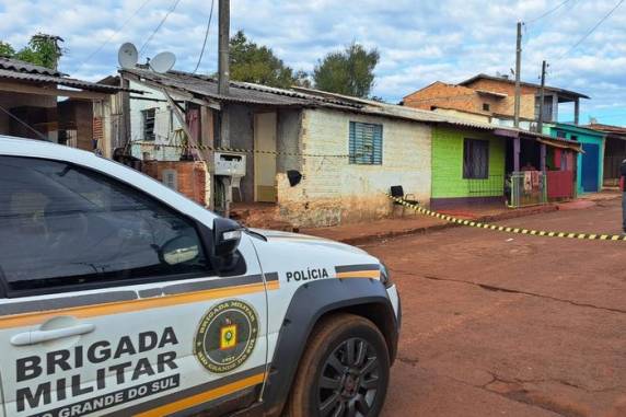 Ataque a tiros e localização de cadáver ocorreram no mesmo dia e bairro