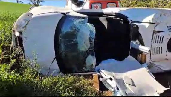 Veículo capota e condutor fica ferido na RS-342 em Ijuí - foto 3