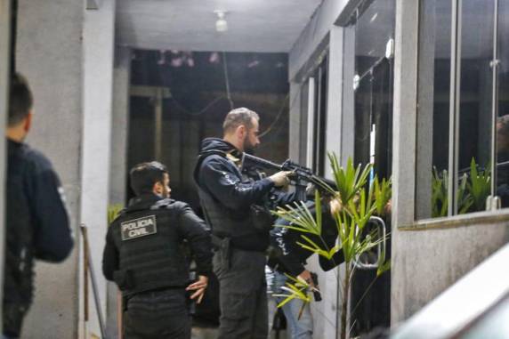 Grupo que teria movimentado R$ 17 milhões com lavagem de dinheiro do tráfico é alvo de operação - foto 3