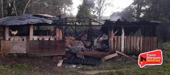 O Corpo de Bombeiros controlou o sinistro no final a tarde