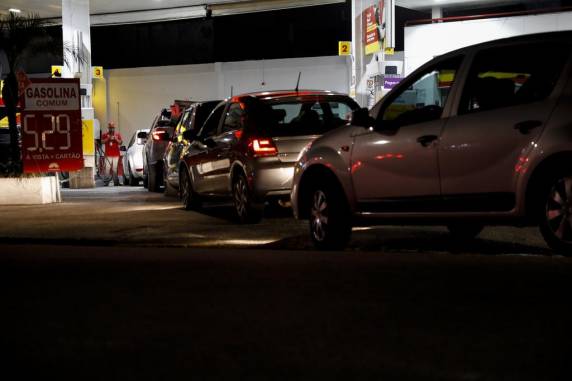 Aumento de R$ 0,41 no preço da gasolina começa a valer nesta quarta-feira