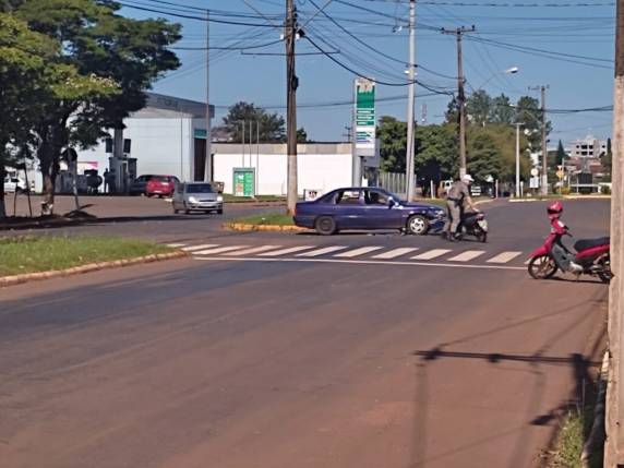 O acidente envolveu um GM Vectra e uma moto Biz