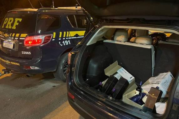Materiais foram encontrados em rodovias em Santa Maria e São Leopoldo nesta quarta-feira (16)