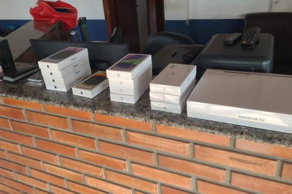 Materiais foram encontrados em rodovias em Santa Maria e São Leopoldo nesta quarta-feira (16)