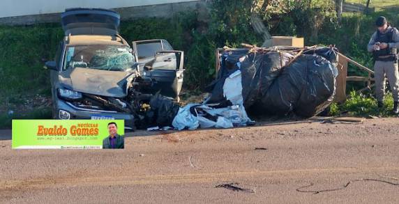 O acidente aconteceu na Vila Barreira e resultou em três vítimas. 