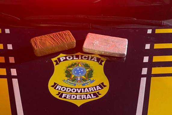 Conforme a PRF, jovem admitiu que levaria as drogas para Dom Pedrito
