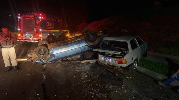 Colisão entre dois veículos deixa feridos na Av. América em Santa Rosa - foto 2