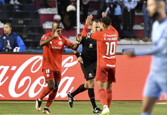 Em La Paz, Colorado ganhou por 1 a 0, gol de Enner Valencia