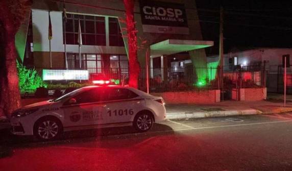 Jovem de 14 anos foi atingida no peito