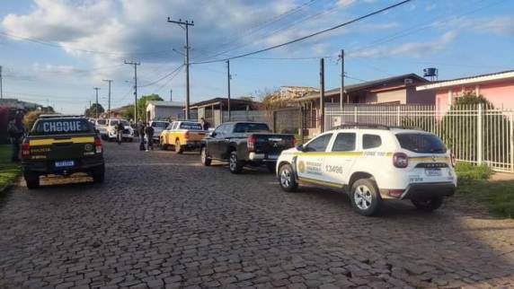 Em rápida ação Brigada Militar prende em Soledade dois envolvidos no assalto a banco em Camargo - foto 2