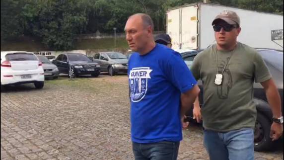 Valdir Saggin responde por crimes como homicídios, extorsões, estelionato, cárcere privado e roubo a banco; em um dos casos, foi responsabilizado pela execução de dois agentes da PRF catarinense