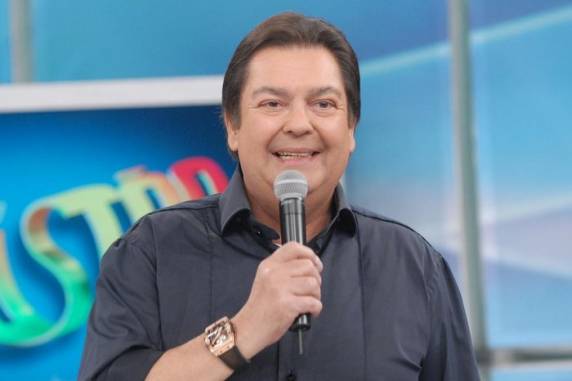 Apresentador segue internado na UTI da instituição para acompanhamento da adaptação do órgão e controle de rejeição