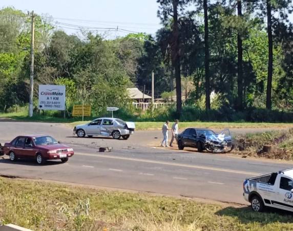 Veículo invadiu a pista de rodagem da RSC-472
