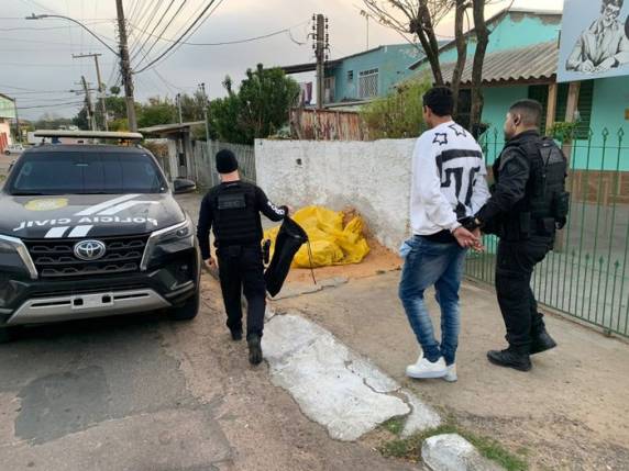 Assaltos ocorreram em julho e agosto. Imagens auxiliaram Deic a identificar dois dos três suspeitos, um deles envolvido nos dois casos