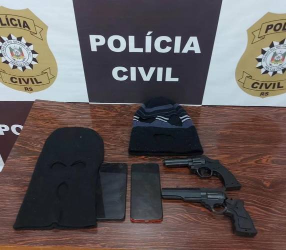 O adolescente foi conduzido à Delegacia de Polícia onde prestou depoimento em procedimento que apura os fatos