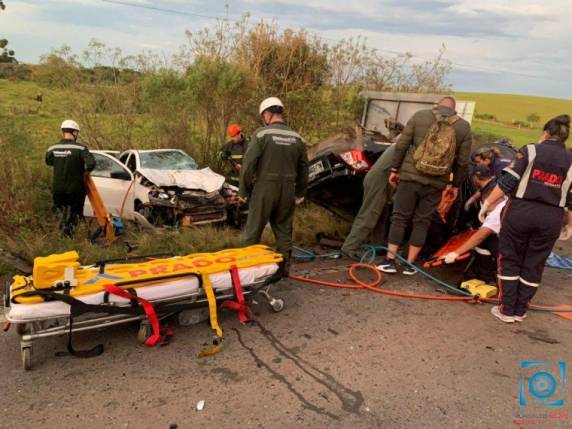 Acidente envolvendo 3 veículos deixa ao menos 7 feridos em Passo Fundo - foto 4