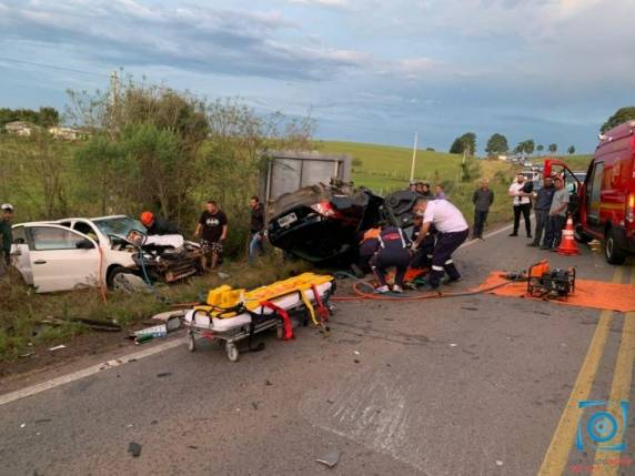 Acidente envolvendo 3 veículos deixa ao menos 7 feridos em Passo Fundo - foto 2
