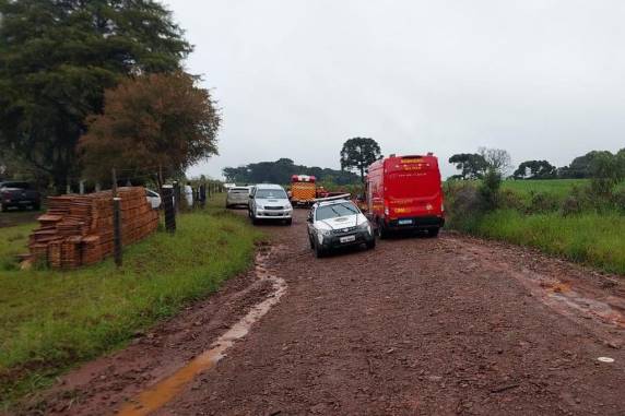 Homem morre após carro ser levado pela correnteza em Mato Castelhano - foto 3