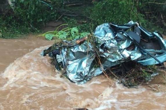 Pelo menos quatro pessoas morreram em decorrência da chuva