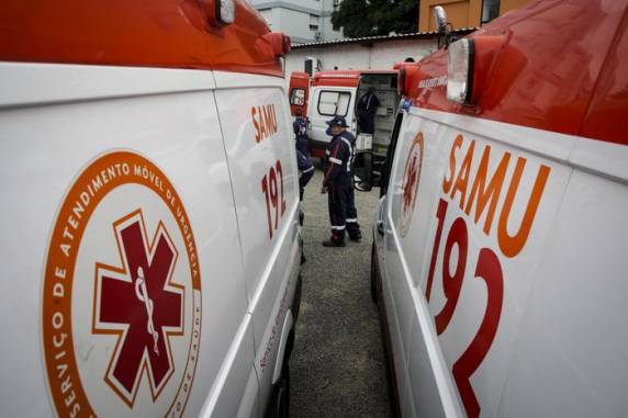 Profissionais de municípios gaúchos adotam estratégias para amenizar espera, mas chegam a ser penalizados caso busquem, por conta, realizar algum procedimento para agilizar o socorro
