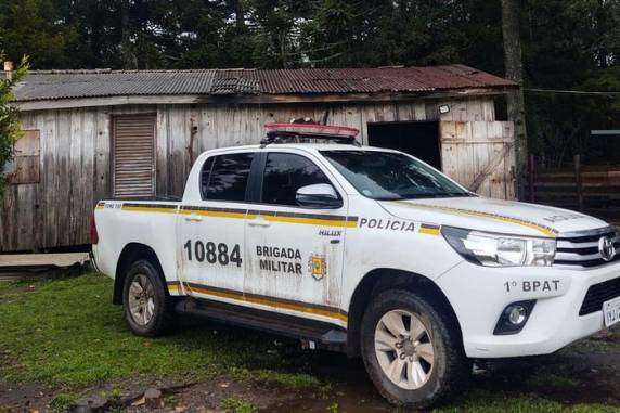 Caseiro de uma fazenda apresentava sinais de embriaguez e matou a facadas dois homens na madrugada entre domingo (3) e segunda-feira (4)