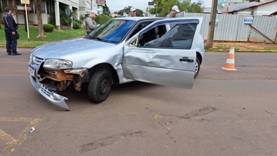 Condutor de automóvel e piloto de moto ficam feridos após colisão em Ijuí - foto 3