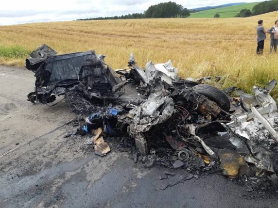 Mortos estavam no mesmo veículo, modelo Gol. Acidente aconteceu em trecho da rodovia em Campos Novos, no Oeste.