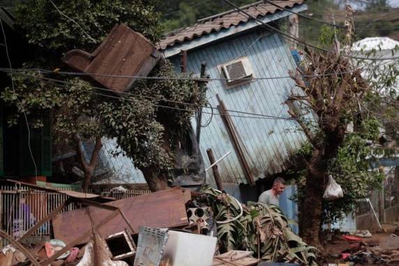 Defesa Civil do Estado mantém buscas a 25 desaparecidos; mais de 11 mil pessoas permanecem fora de suas casas