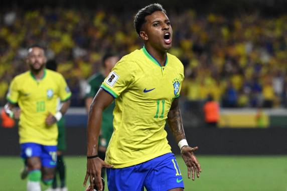 Rodrygo (2), Raphinha e Neymar (2) marcaram os gols da Seleção