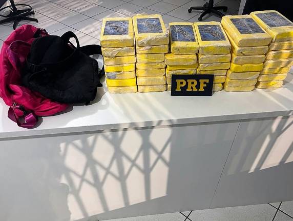 Elas alegaram que receberiam pagamento para transportar ''o pó'' do Paraná até Passo Fundo/RS