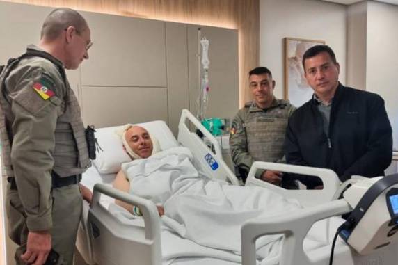 Três-maiense Tiago Augusto Bastiani sofreu lesões na mandíbula e no tórax durante operação em Lajeado