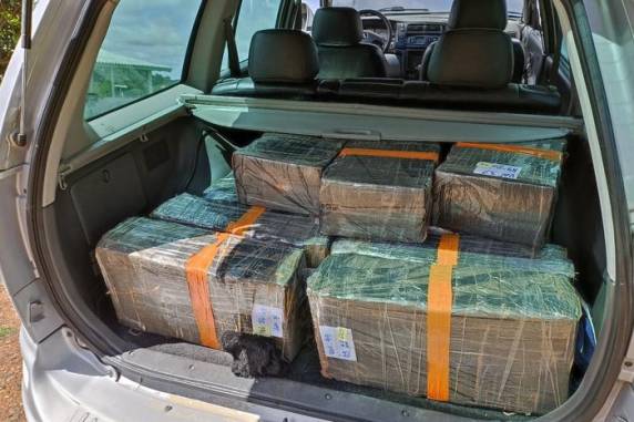 Droga foi encontrada em carro em Santa Catarina