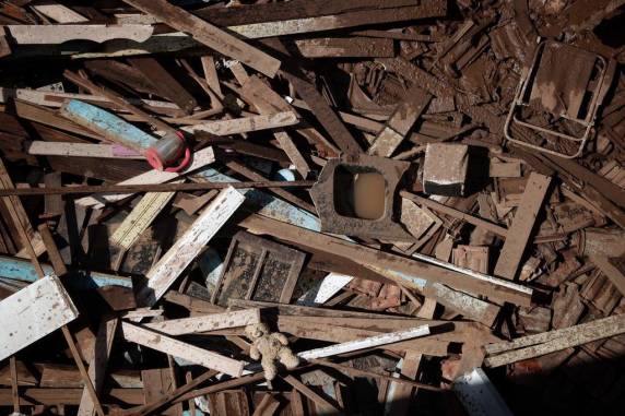Com determinação e esperança, moradores começam reconstrução de Roca Sales - foto 2