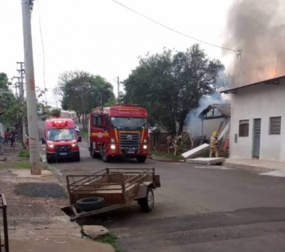 A residência estava localizada na Rua Rodolfo Rogowski, proximidades da esccola do Bairro.