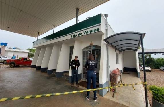 Vítima, de 64 anos, era proprietária do estabelecimento; segundo a polícia, quatro pessoas participaram do crime, ocorrido na noite desta sexta-feira