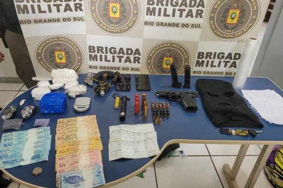 Segundo a BM, suspeito não obedeceu ordem para parar e se dirigiu com uma arma para os policiais