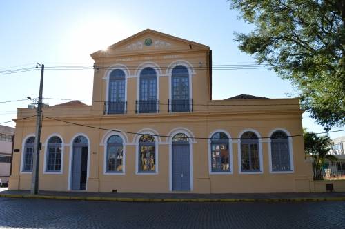 Mandados de busca e apreensão são cumpridos na sede da prefeitura do município, em secretarias e nas residências de agentes públicos e empresários