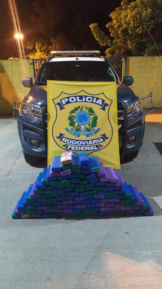 PRF localiza 108 kg de maconha em caixas de achocolatado na BR-280 em Mafra - foto 2