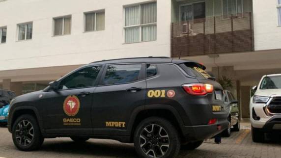 Ministério Público do Estado vizinho cumpre 16 mandados de busca e apreensão contra grupo que teria movimentado mais de R$ 18 milhões em recursos públicos