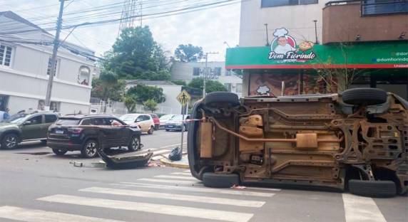 O SAMU e o Corpo de Bombeiros estiveran no local para prestar atendimento.