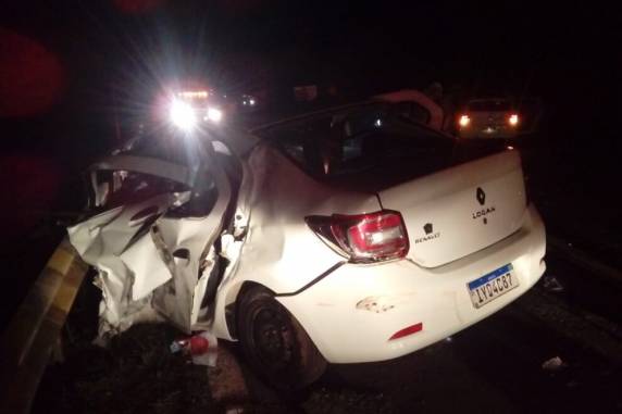 Colisão ocorreu na noite desta sexta-feira (29) no km 229 da rodovia